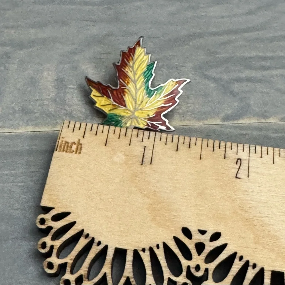 Vintage Sterling Silver Enameled Maple Leaf Brooch Marked BMCo